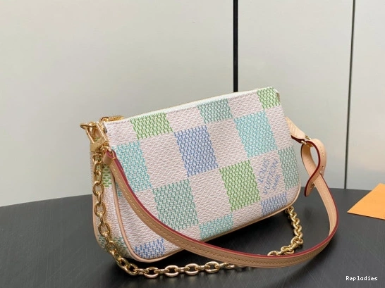 Cheap Accessoires-23.5*13.5*4CM Pochette VUITTON LOUIS 0725